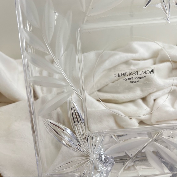 HOME BEAUTIFUL ORIGINAL DESIGNS JAPANESE CRYSTAL GLASS SQUARE FRAME LIKE NEW - Picture 3 of 8